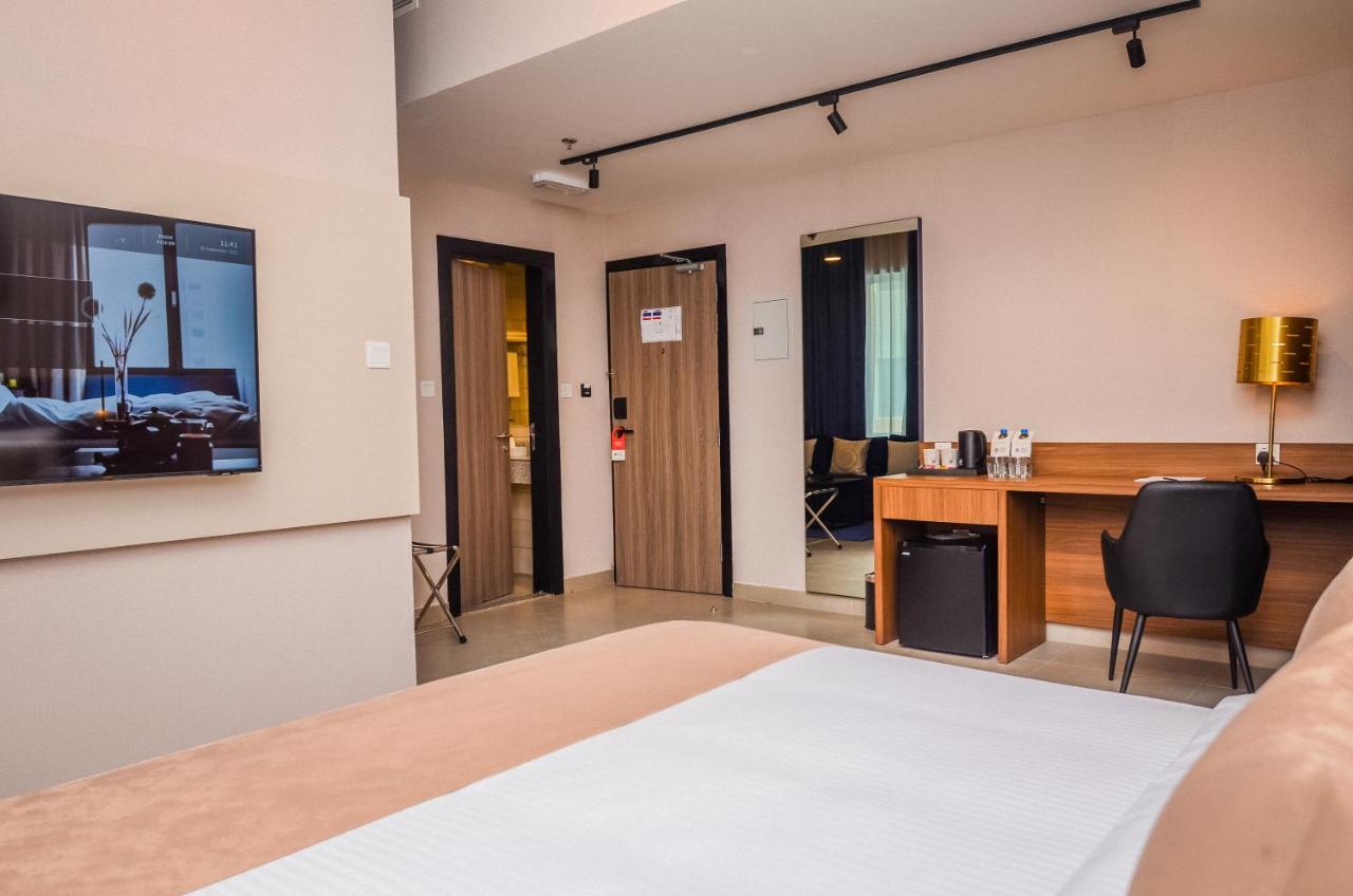 Vogo Grand Hotel Formerly Best Western Plus Hotel Dubai Academic City Bagian luar foto