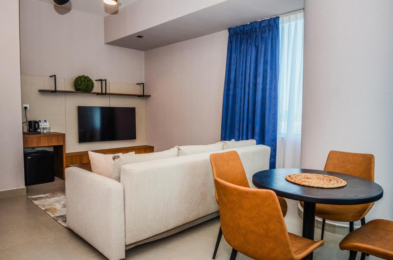 Vogo Grand Hotel Formerly Best Western Plus Hotel Dubai Academic City Bagian luar foto